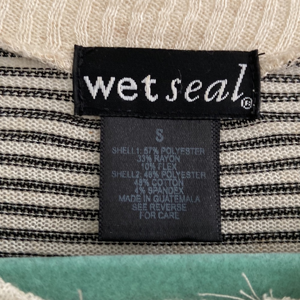 🌵4 for $12 - Final Price - Striped 3/4 Sleeve Lightweight Cardigan - Picture 2 of 4
